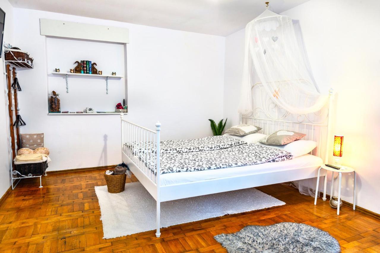 Pine House Apartment Brasov Exterior photo